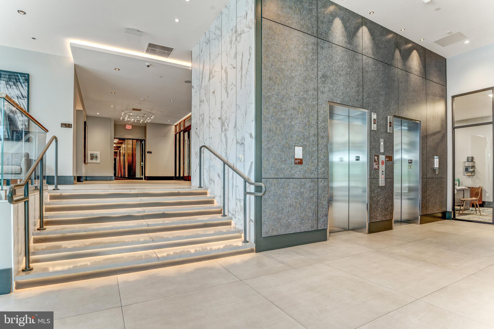 1761 OLD MEADOW ROAD 209