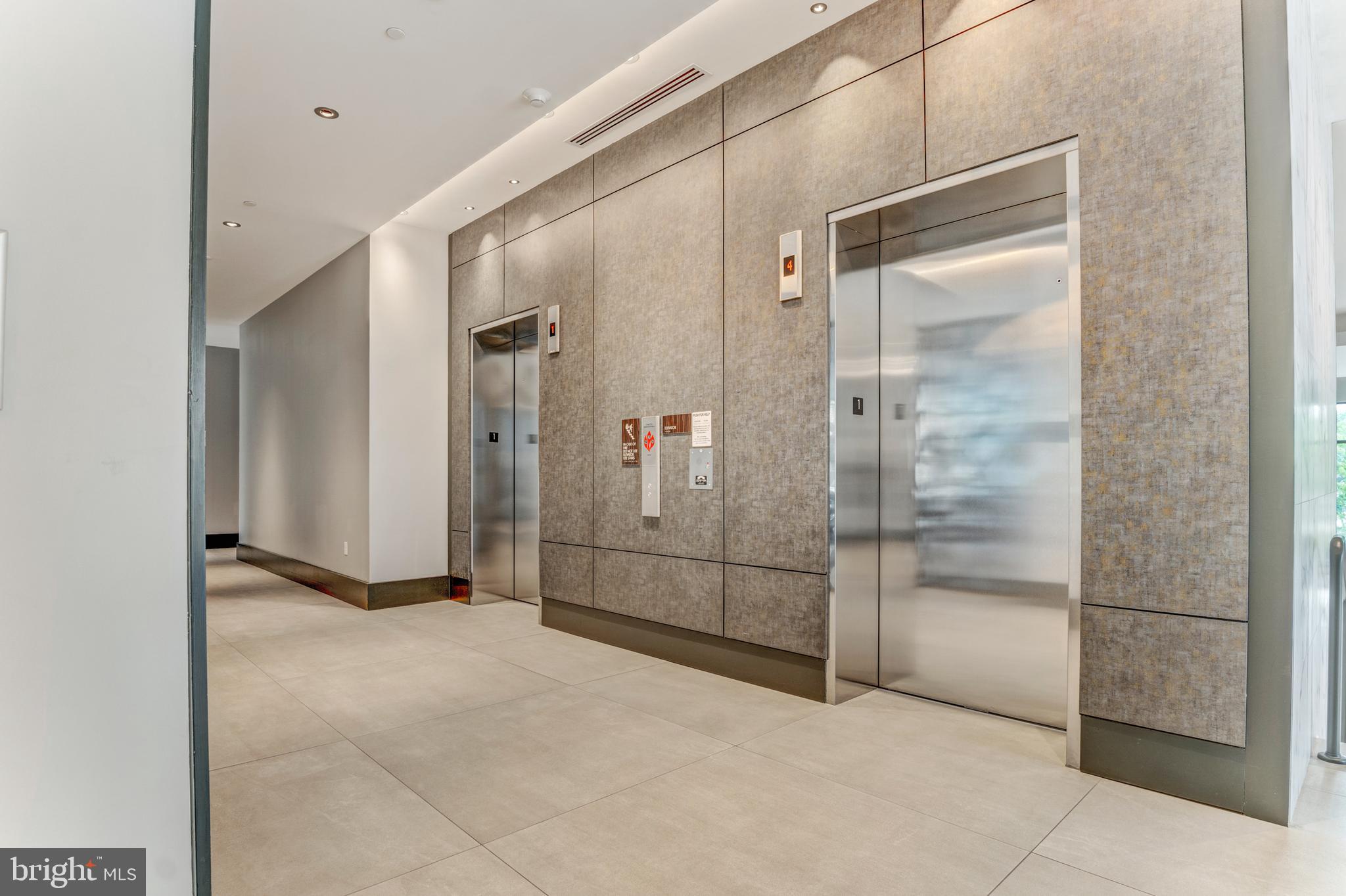 1761 OLD MEADOW ROAD 209