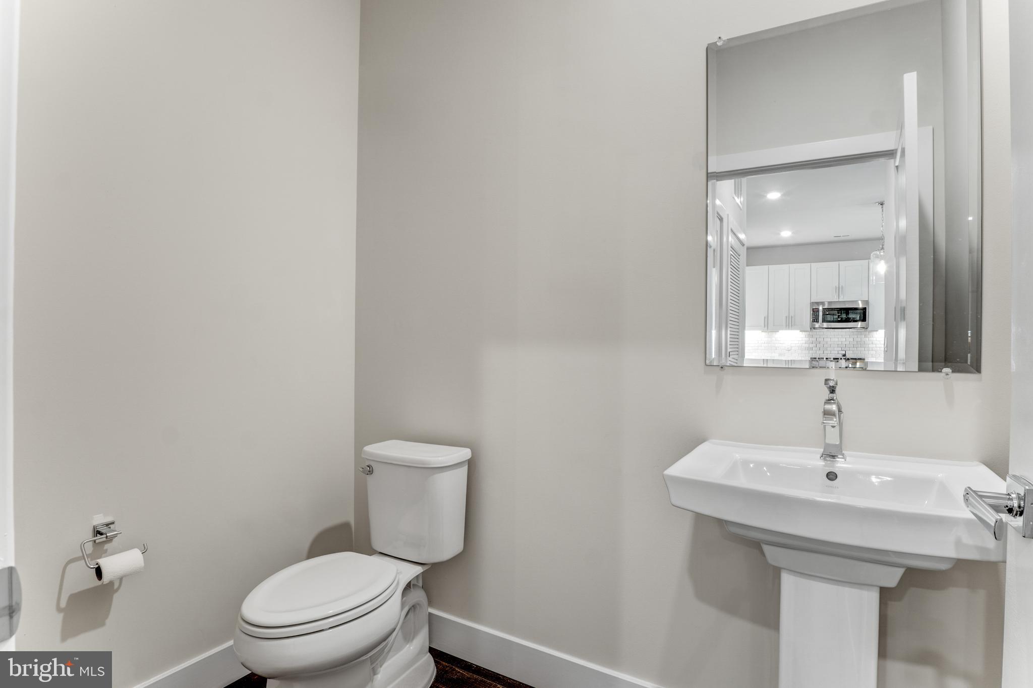 1761 OLD MEADOW ROAD 209