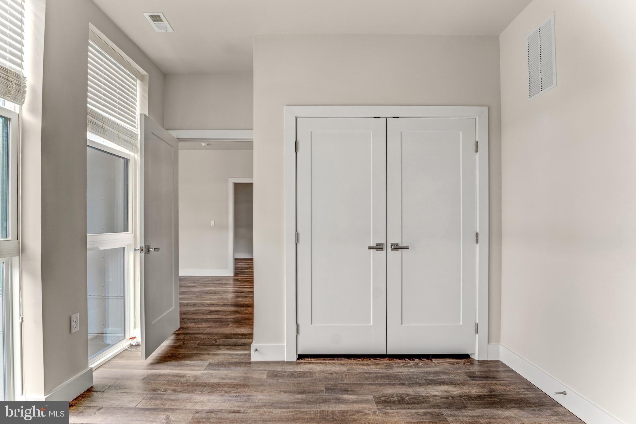 1761 OLD MEADOW ROAD 209