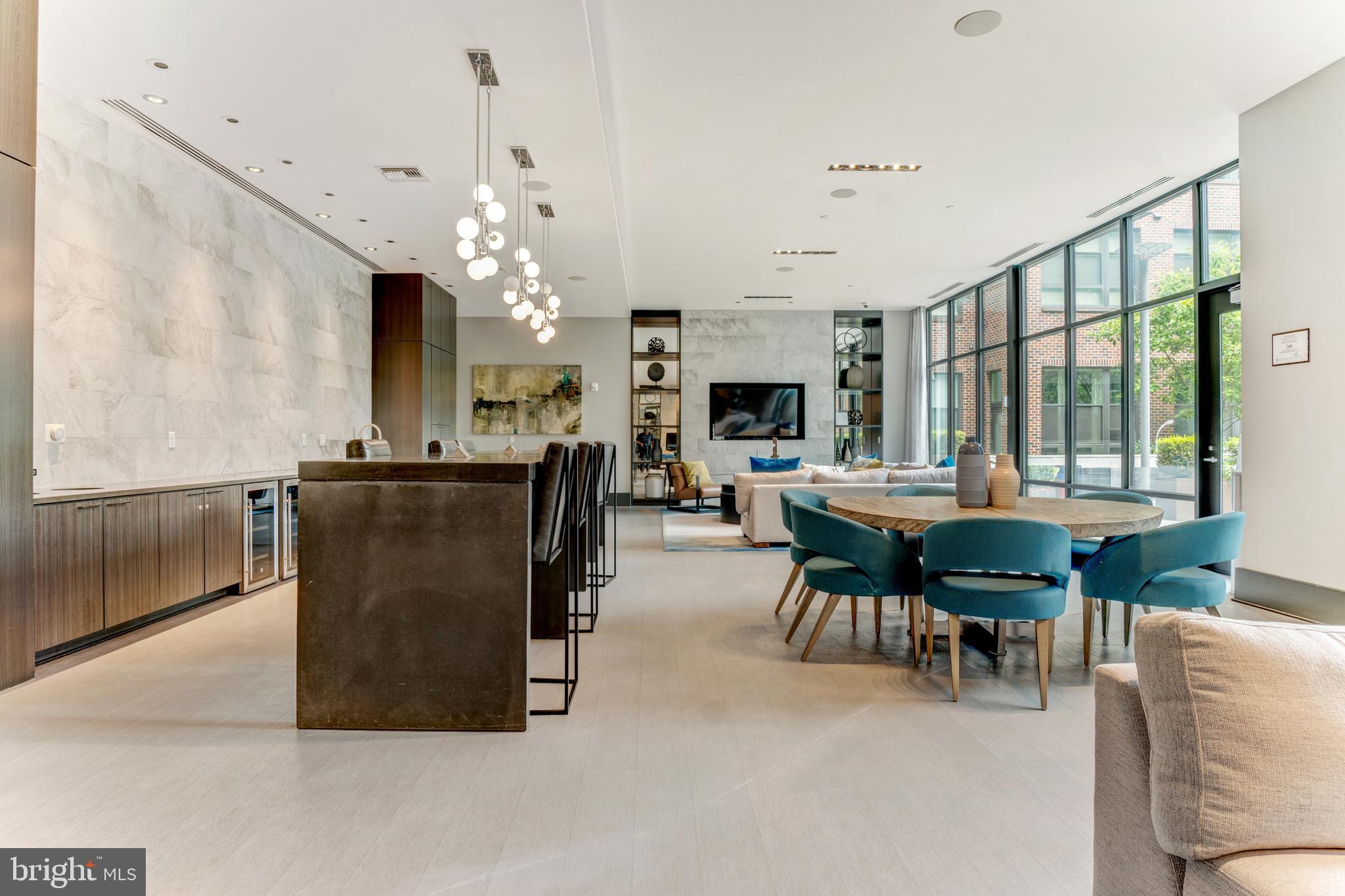 1761 OLD MEADOW ROAD 209