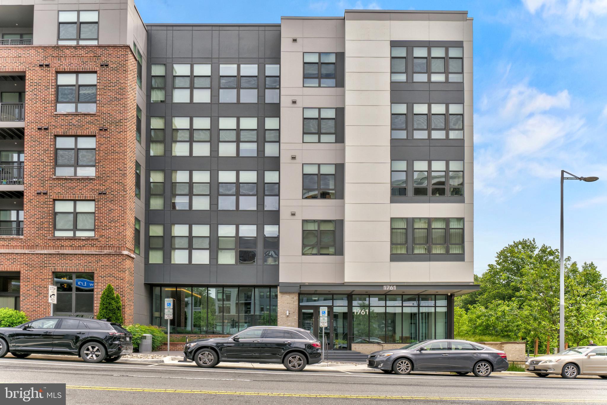 1761 OLD MEADOW ROAD 209