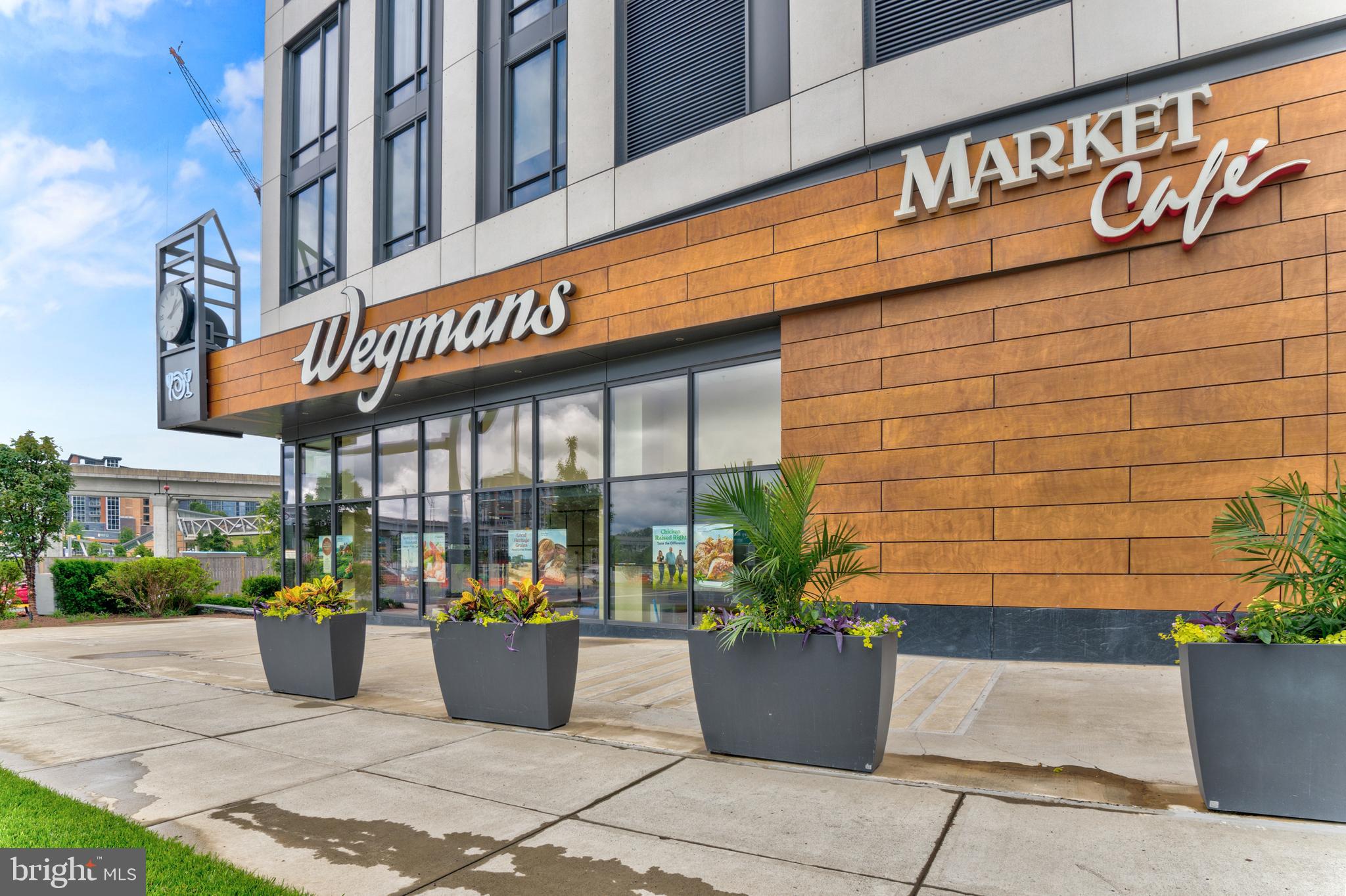 1761 OLD MEADOW ROAD 209