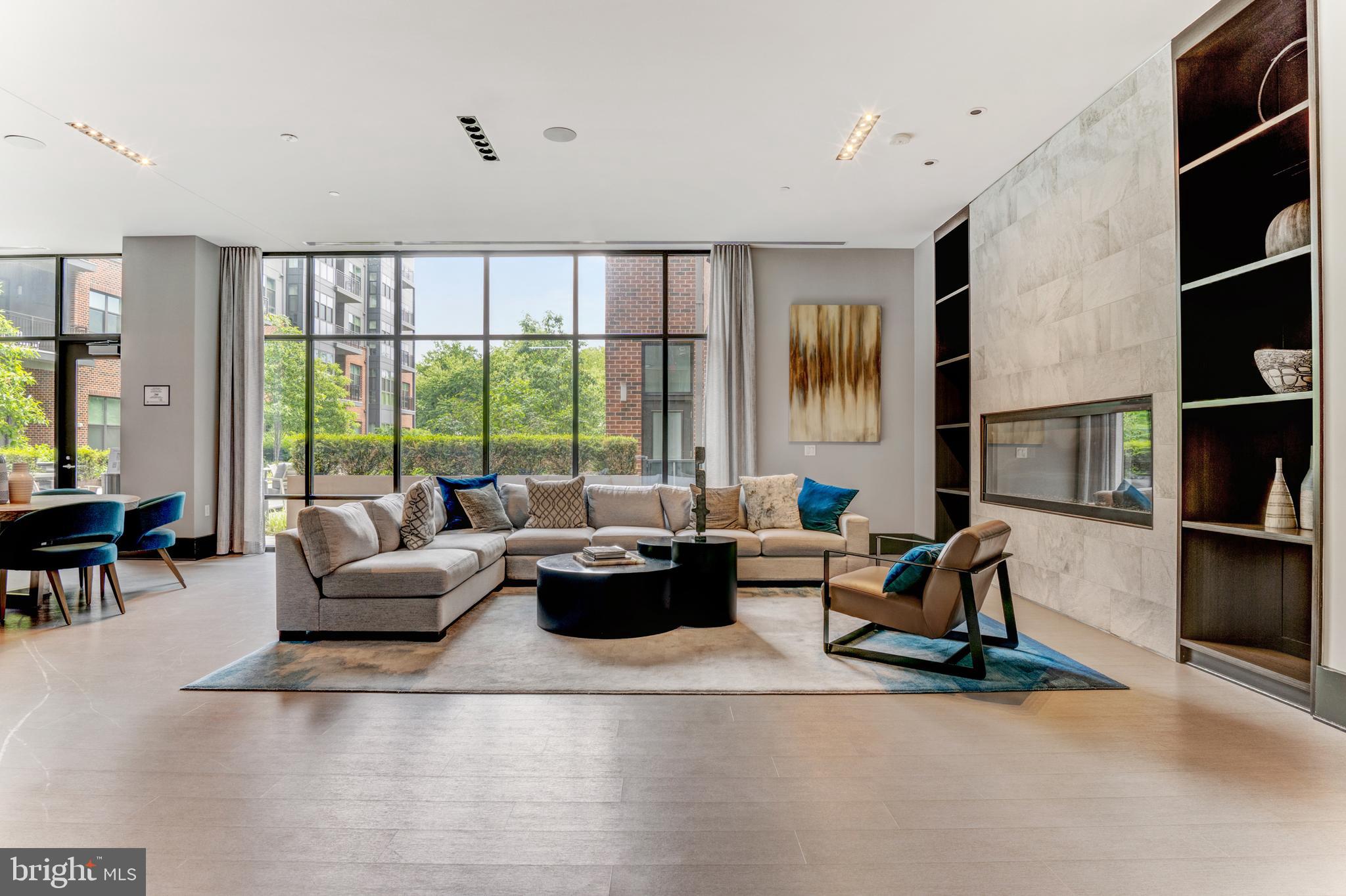 1761 OLD MEADOW ROAD 209