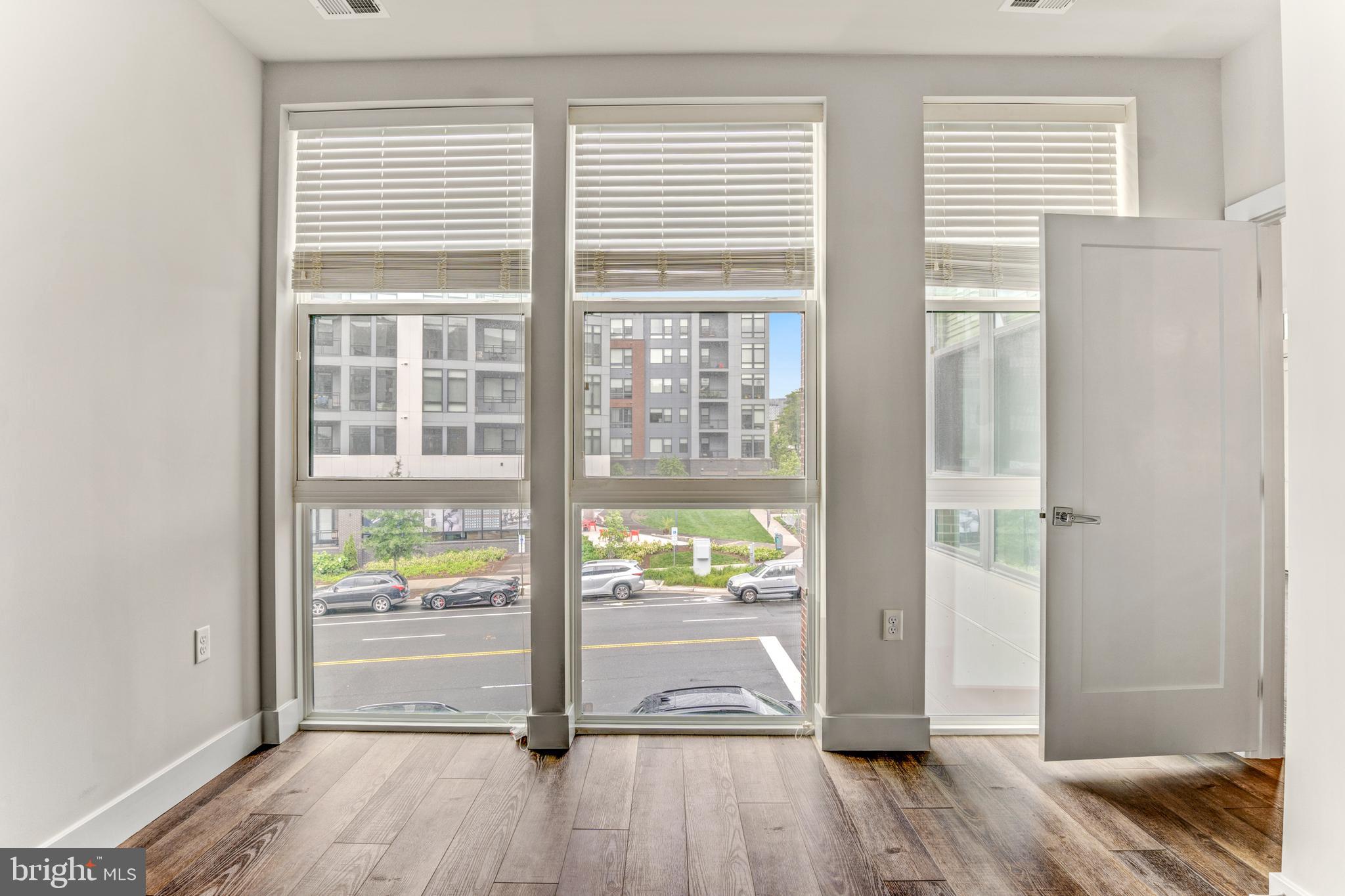 1761 OLD MEADOW ROAD 209