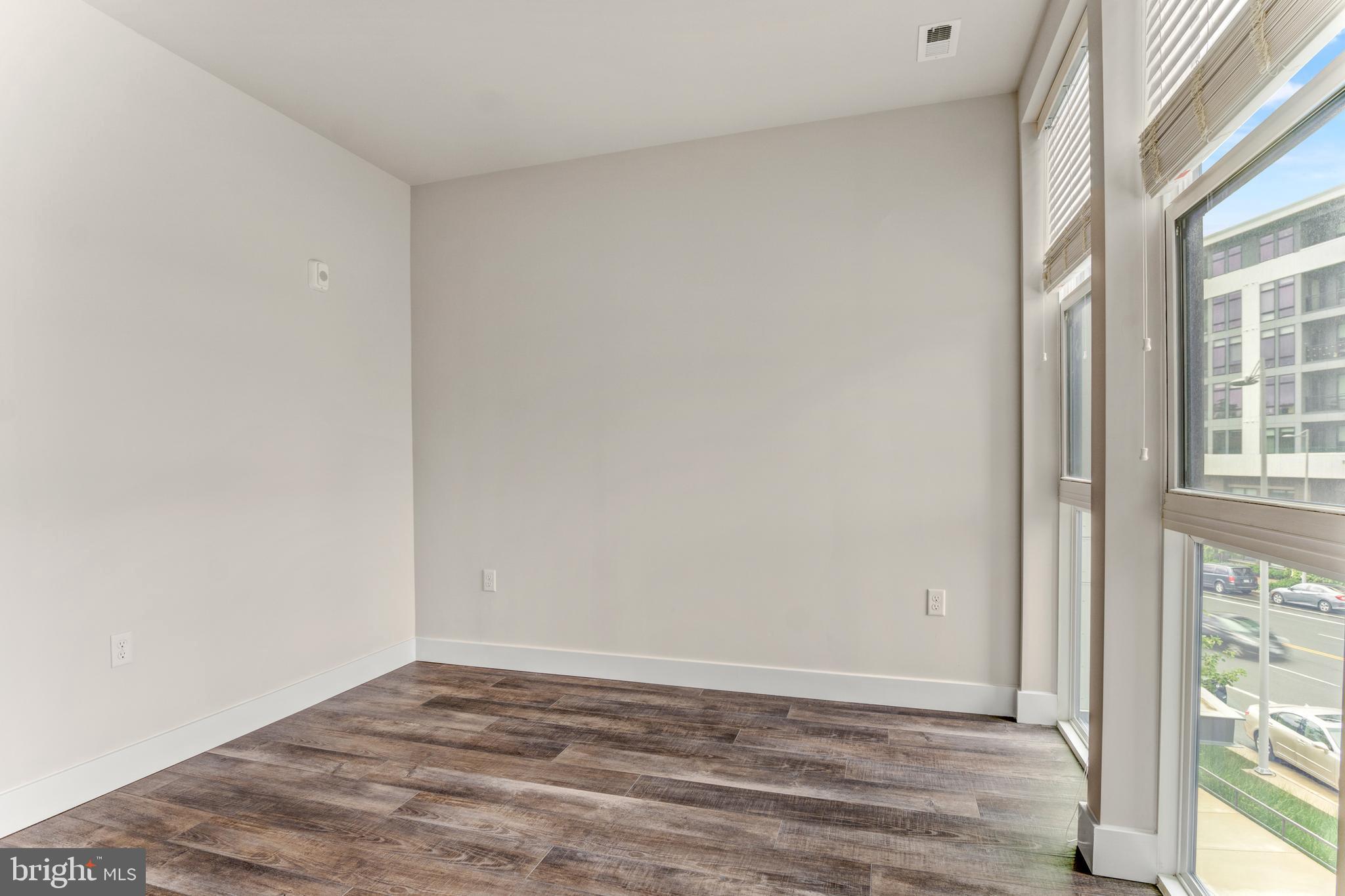 1761 OLD MEADOW ROAD 209