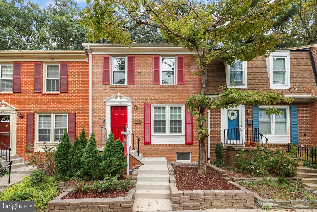 2300 HORSEFERRY COURT