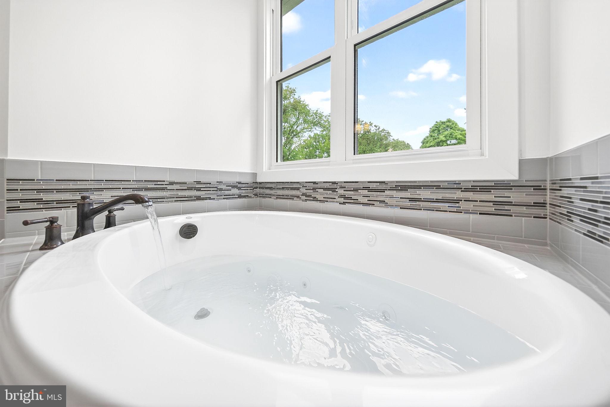 3913 VICTORIA OAKS TRAIL