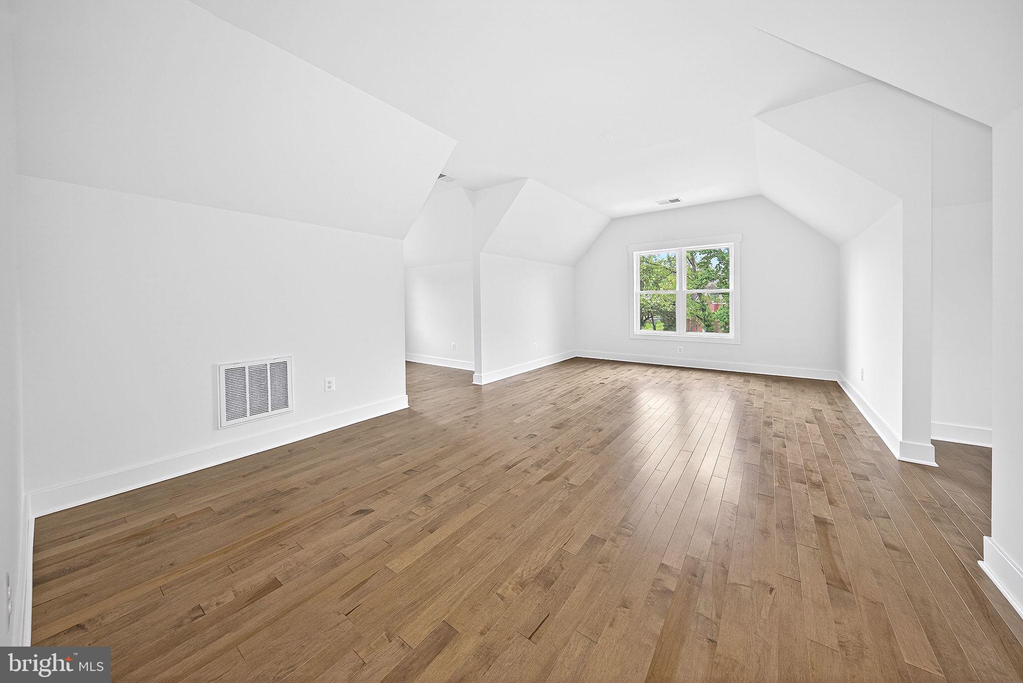 3913 VICTORIA OAKS TRAIL