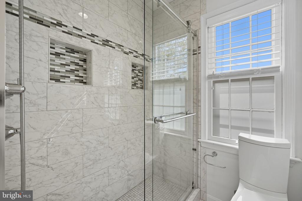 10218 TAMARACK DRIVE