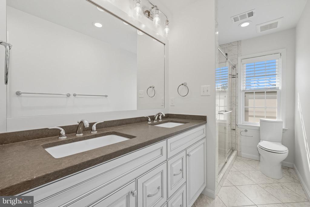10218 TAMARACK DRIVE