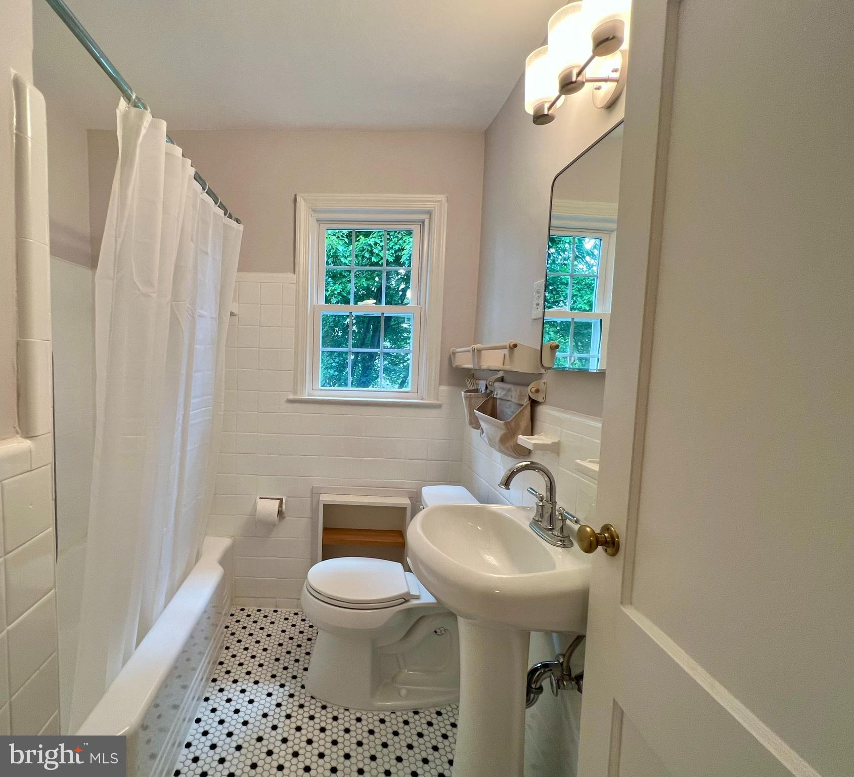 6511 POTOMAC AVENUE C1