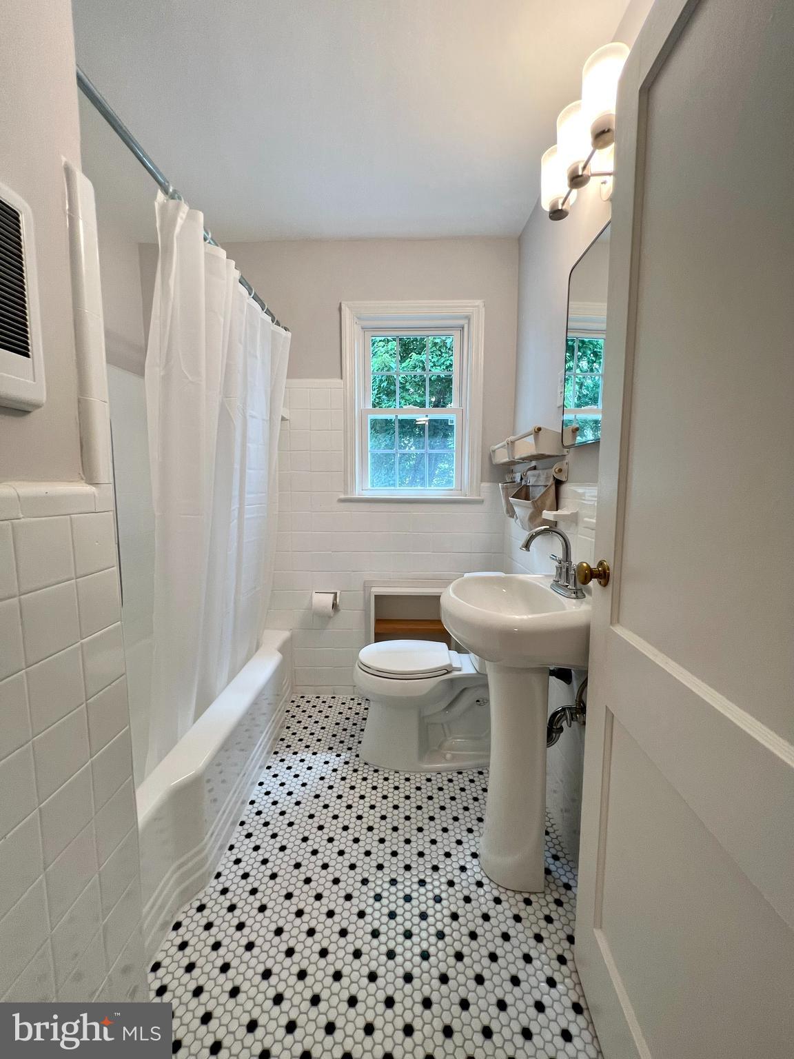 6511 POTOMAC AVENUE C1