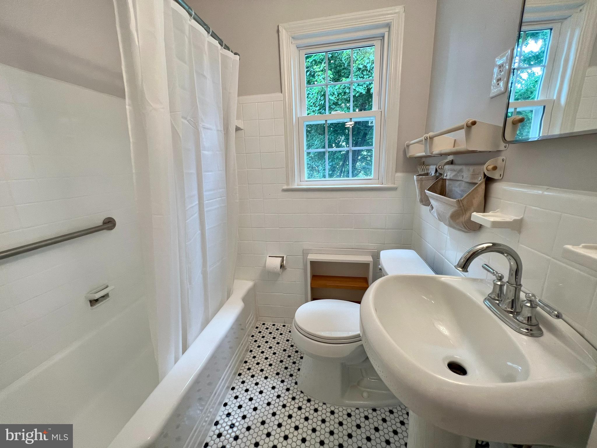 6511 POTOMAC AVENUE C1