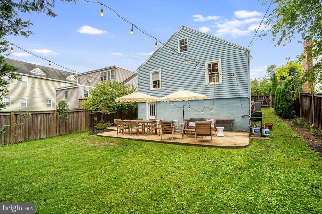 2903 BROOK DRIVE
