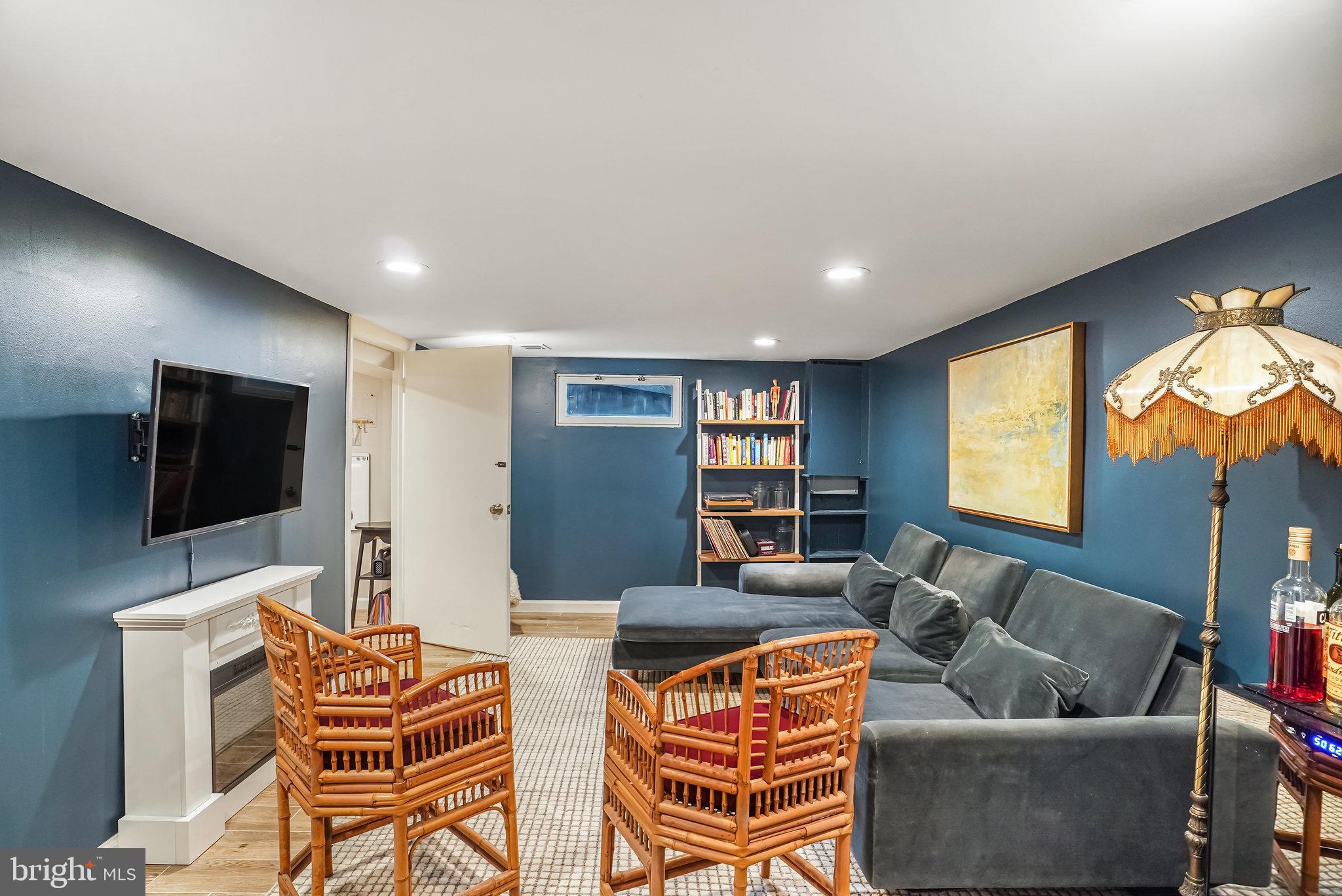 2903 BROOK DRIVE