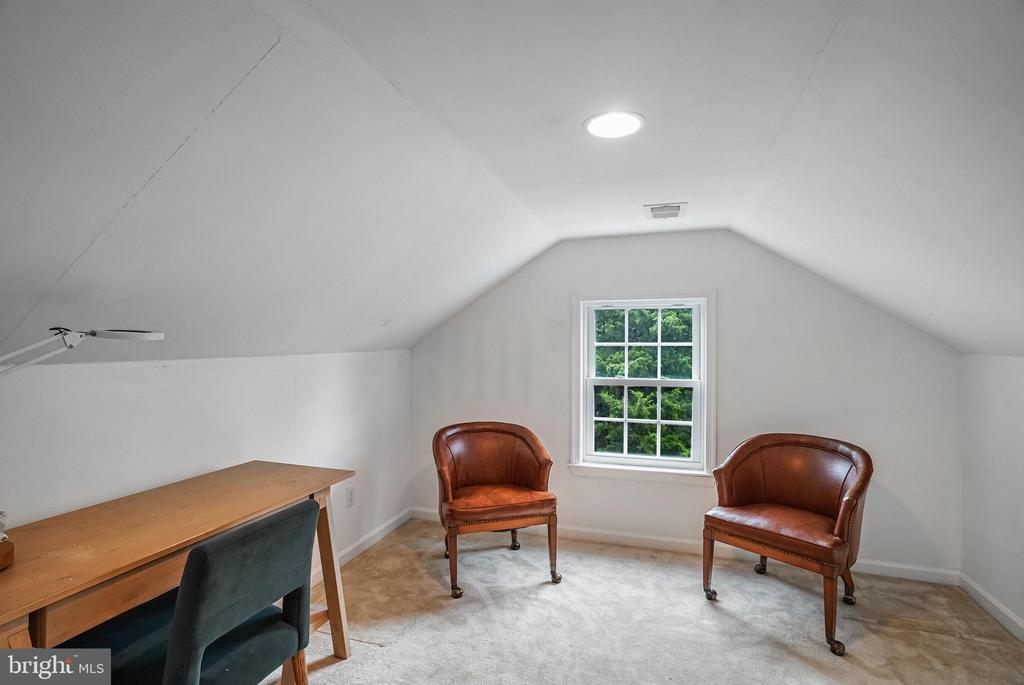 2903 BROOK DRIVE