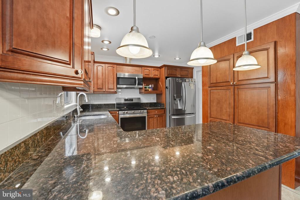 8080 POWDERBROOK LANE