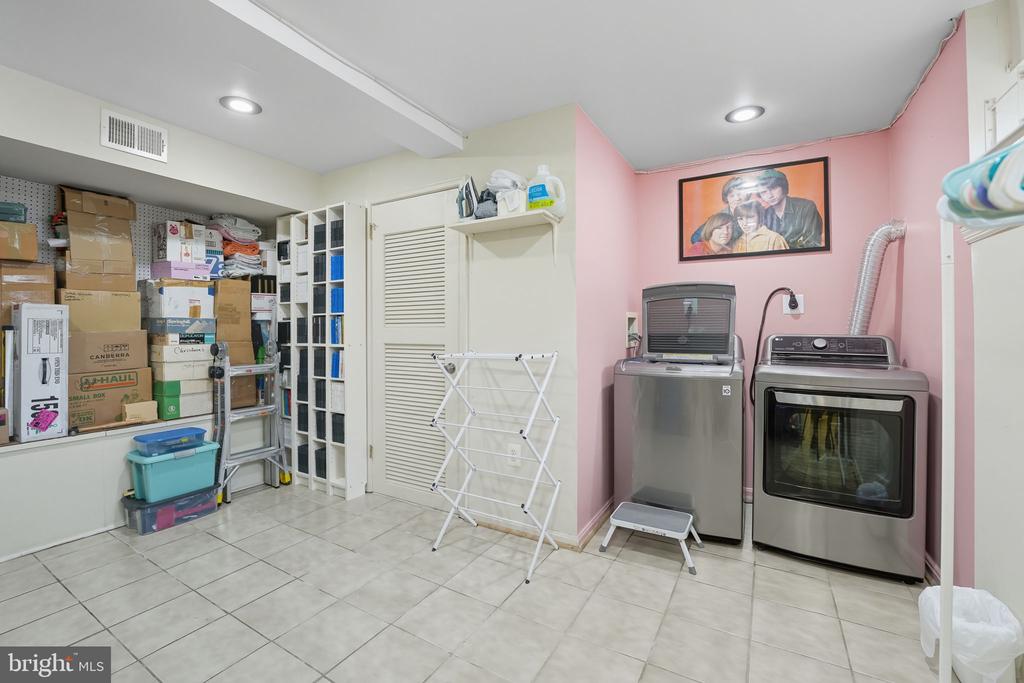 8080 POWDERBROOK LANE