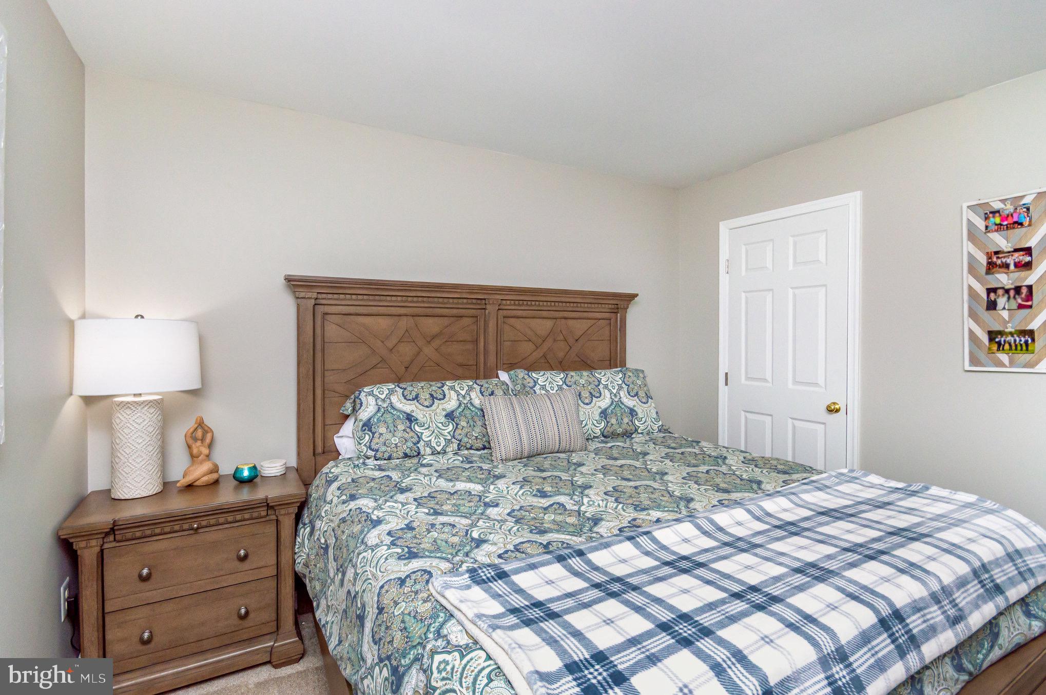 5606 GLENWOOD MEWS DRIVE