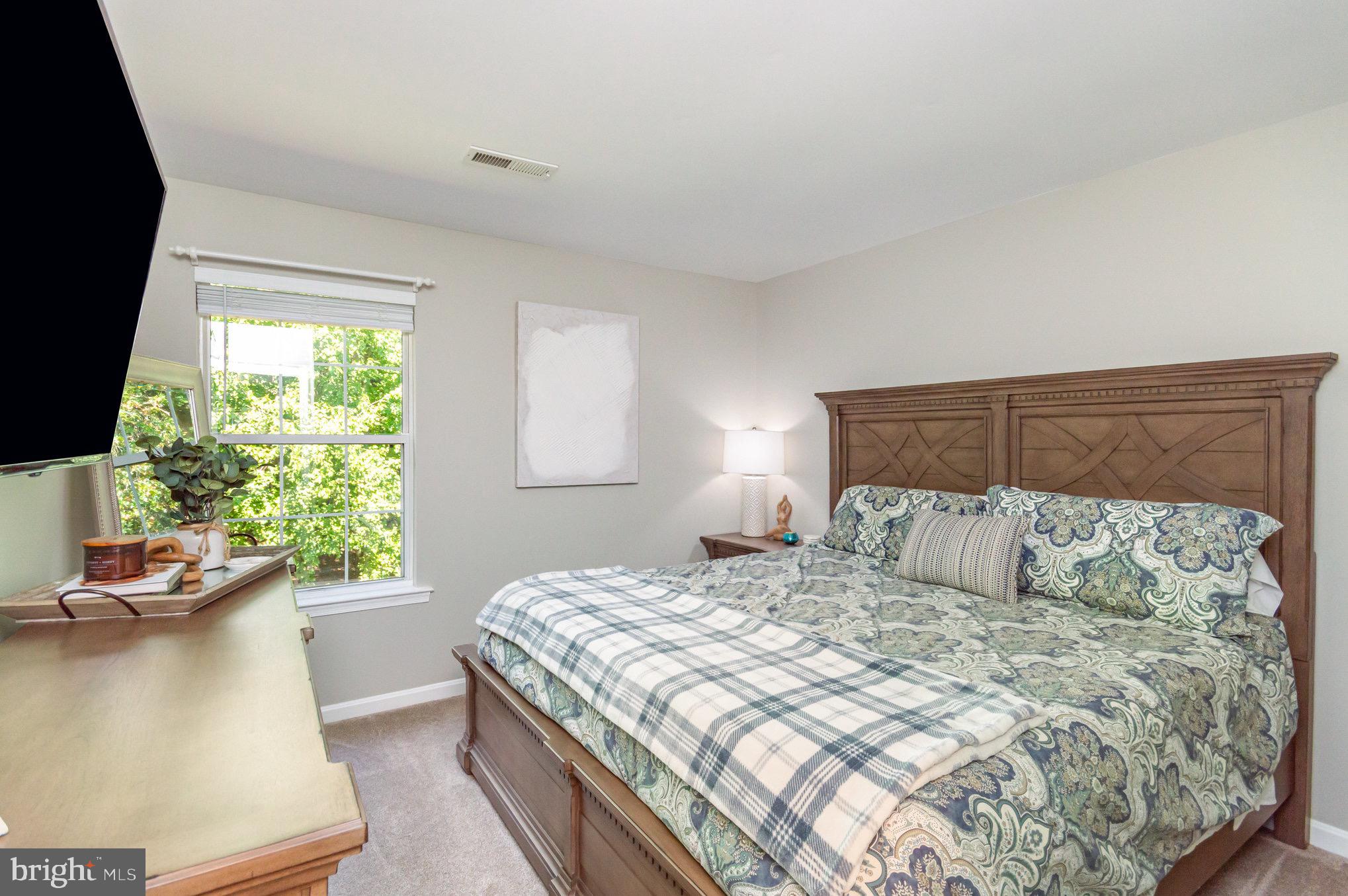 5606 GLENWOOD MEWS DRIVE