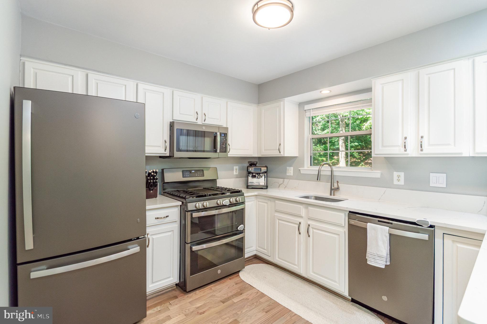 5606 GLENWOOD MEWS DRIVE