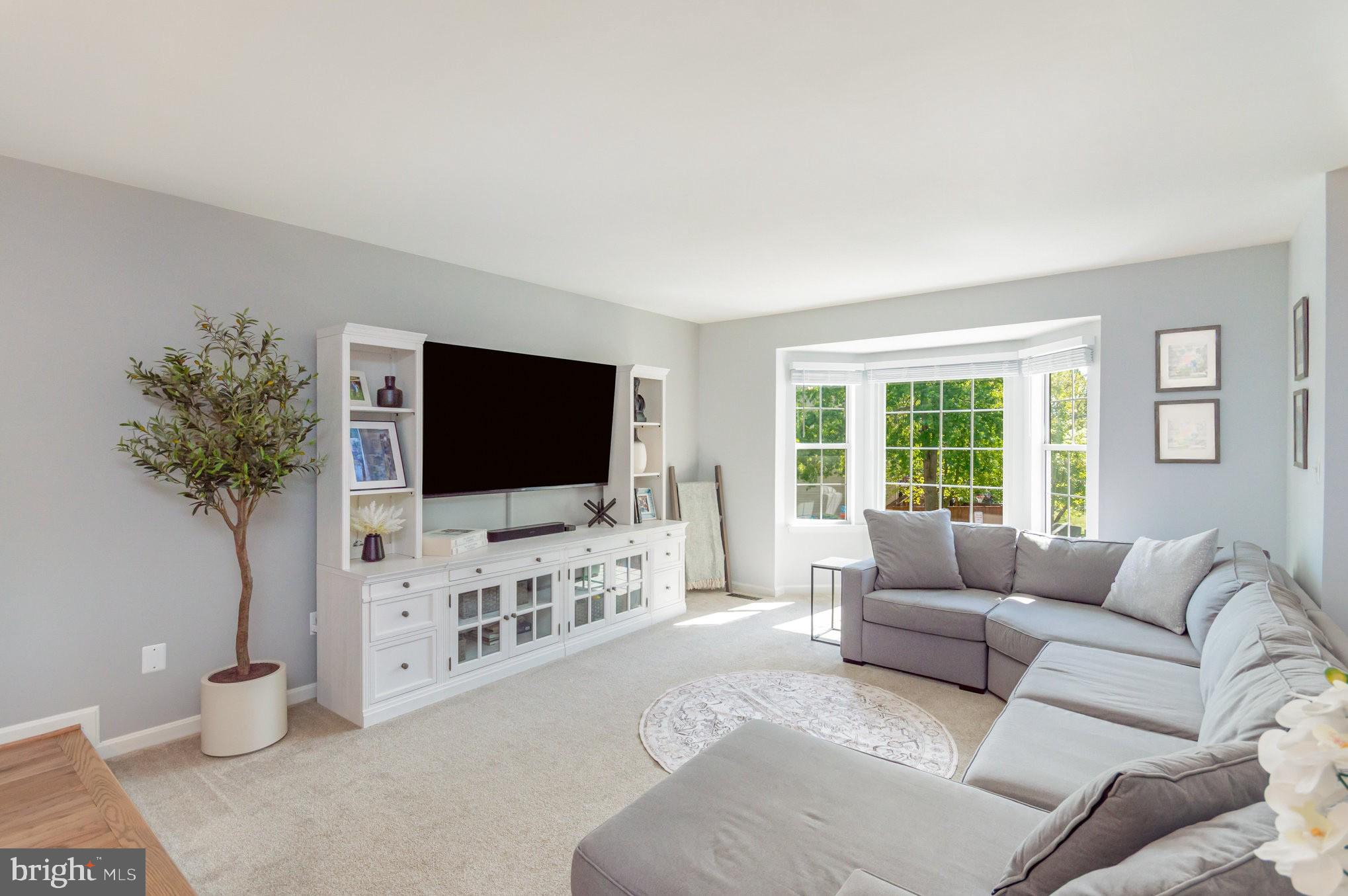 5606 GLENWOOD MEWS DRIVE