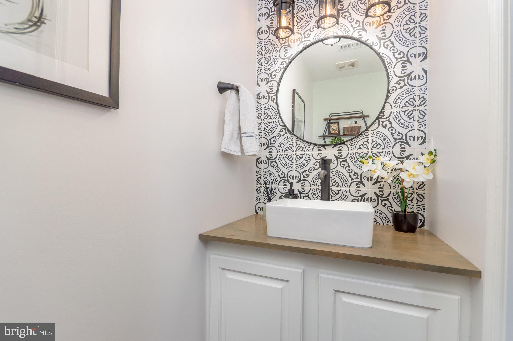 5606 GLENWOOD MEWS DRIVE