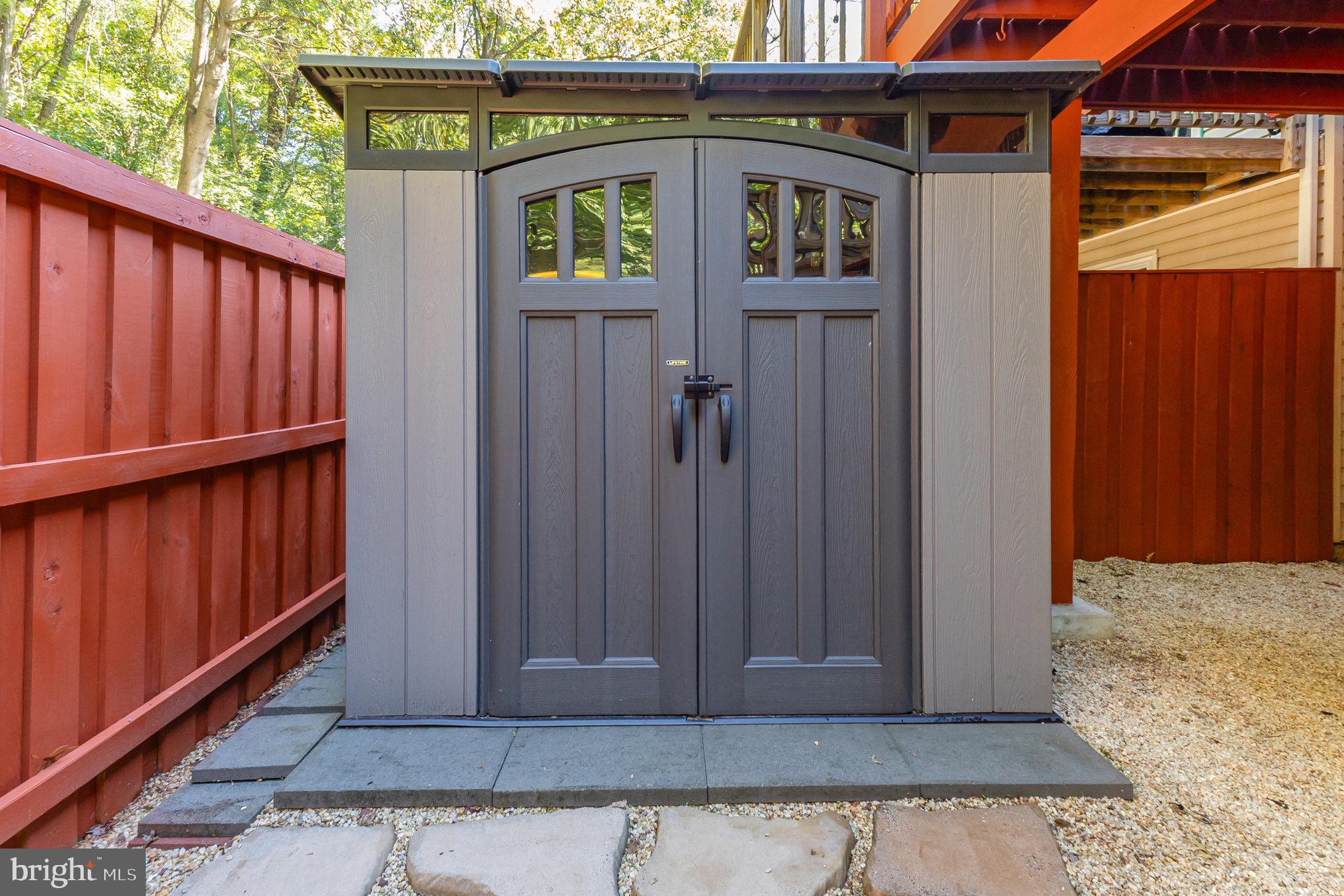 5606 GLENWOOD MEWS DRIVE