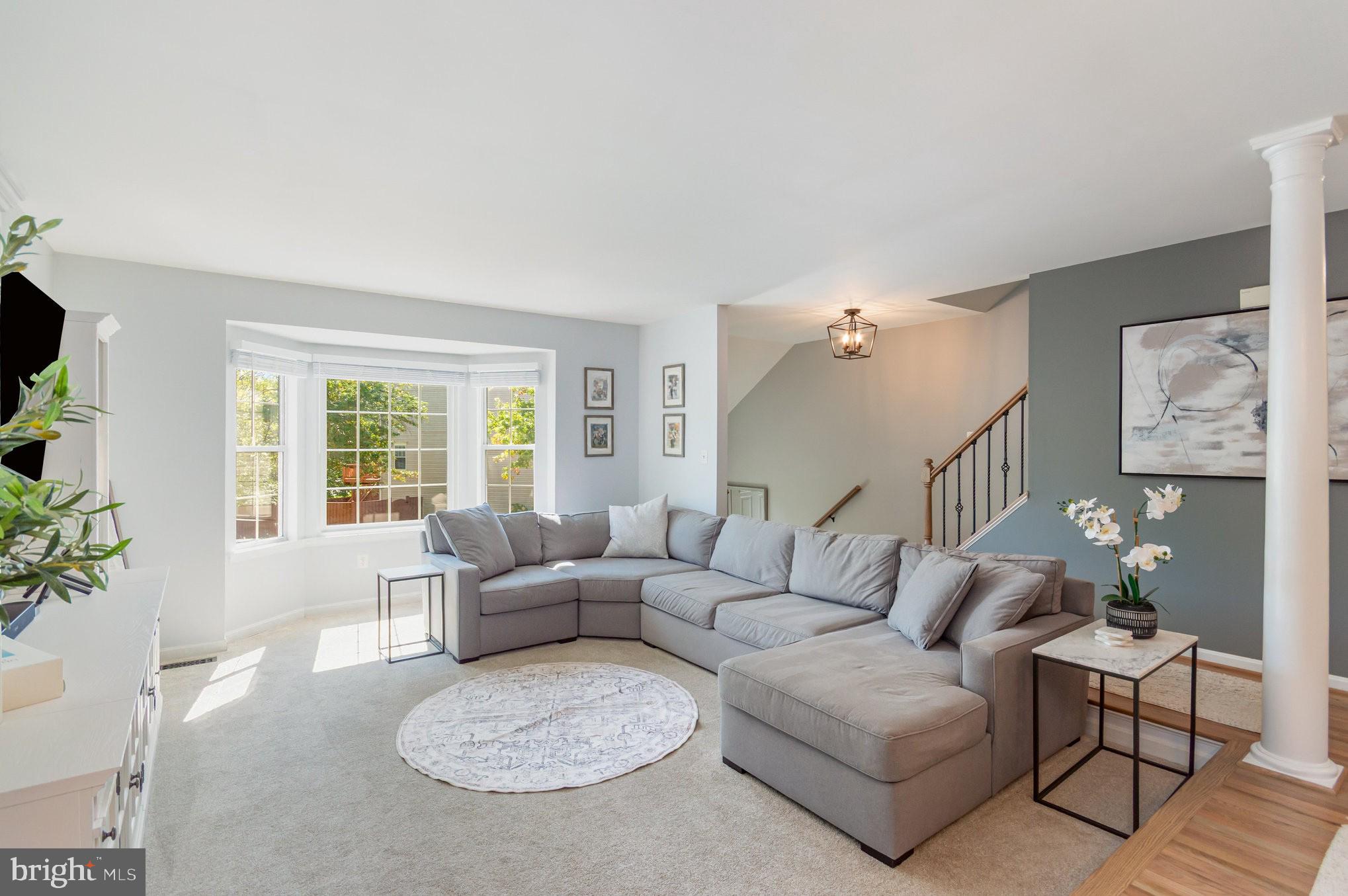 5606 GLENWOOD MEWS DRIVE