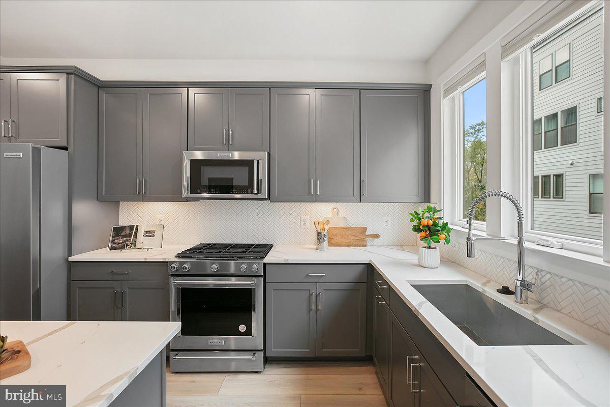 12768 SUNRISE VALLEY DRIVE