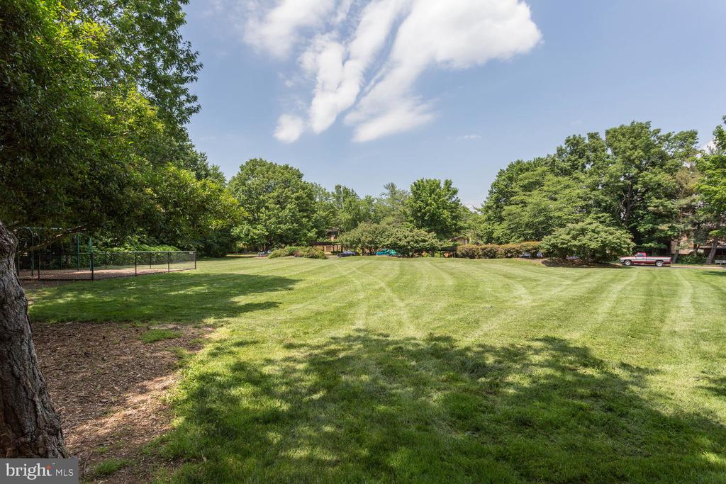 12180 SANIBEL COURT