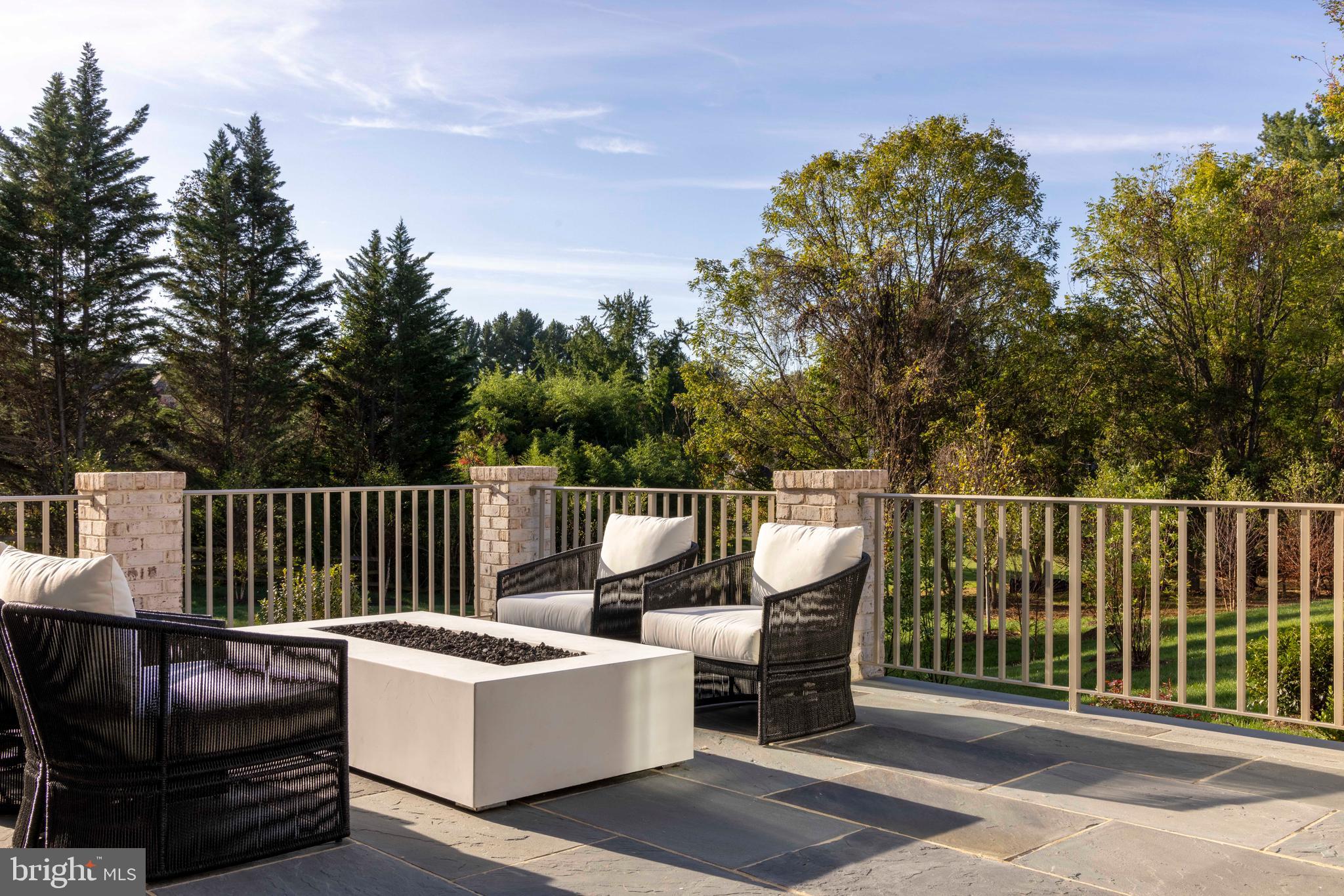 9605 GEORGETOWN PIKE