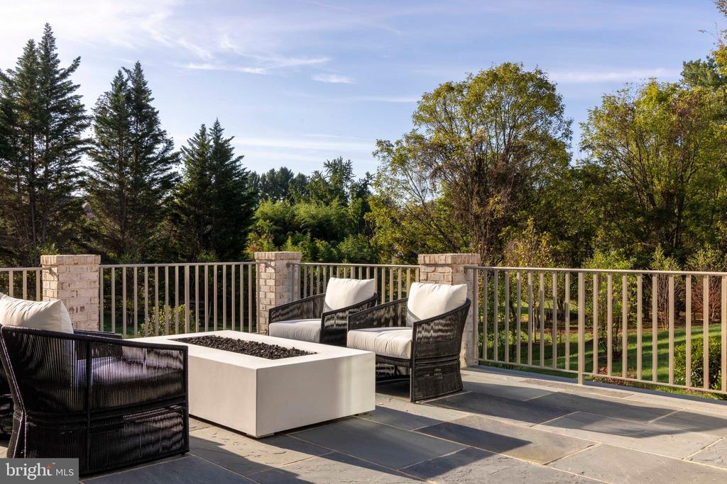 9605 GEORGETOWN PIKE