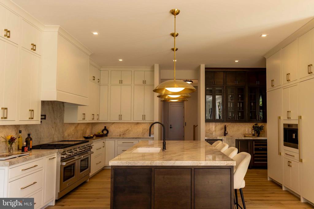 9605 GEORGETOWN PIKE