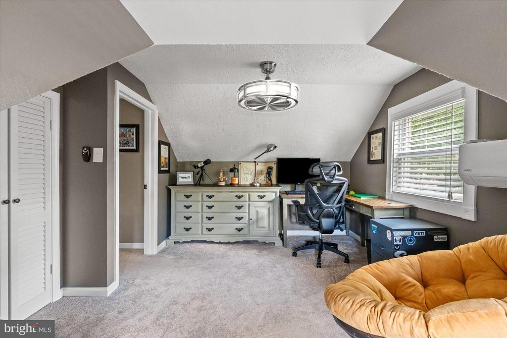 2605 PHILLIPS DRIVE
