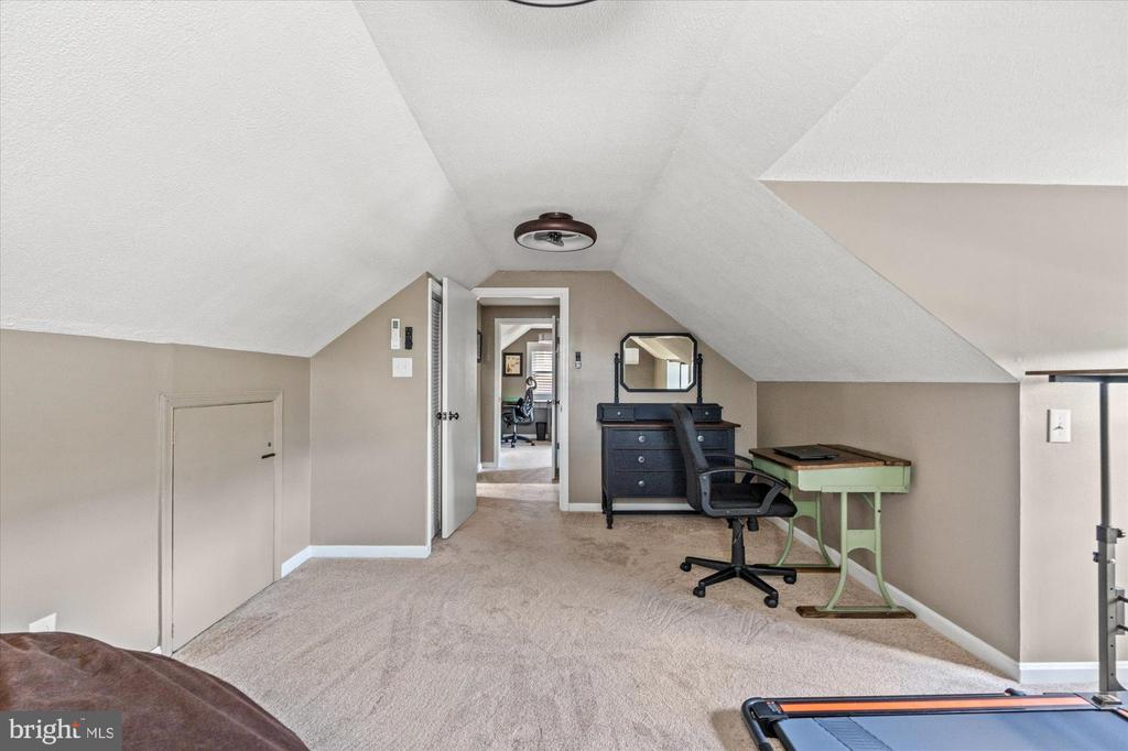 2605 PHILLIPS DRIVE