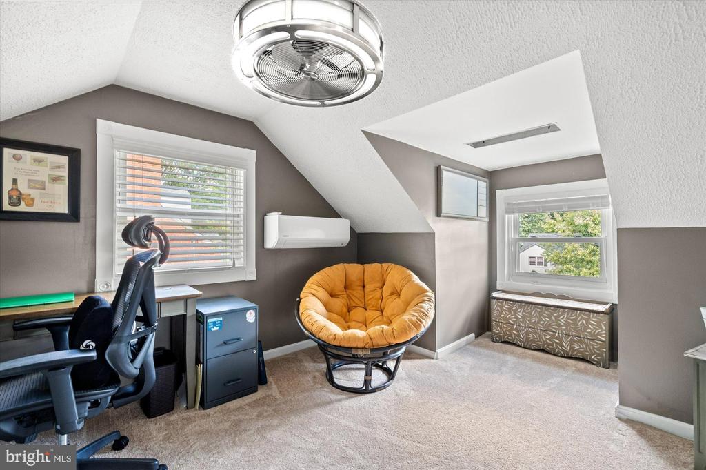 2605 PHILLIPS DRIVE
