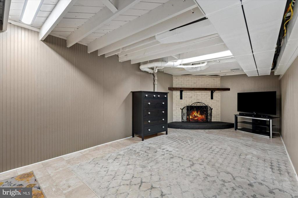 2605 PHILLIPS DRIVE