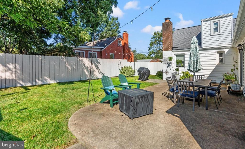 2605 PHILLIPS DRIVE