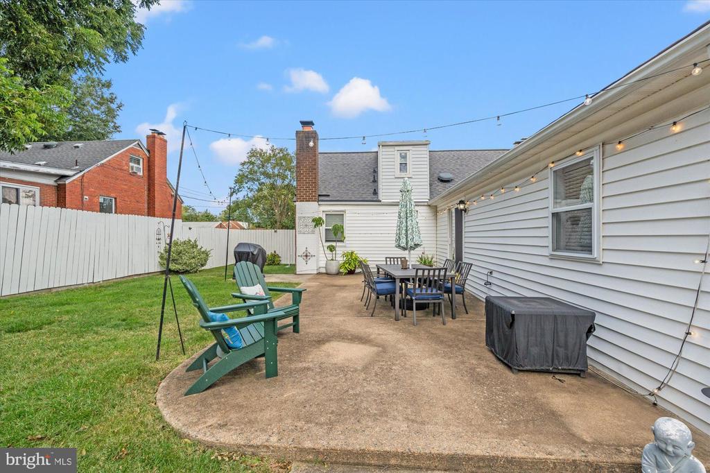 2605 PHILLIPS DRIVE