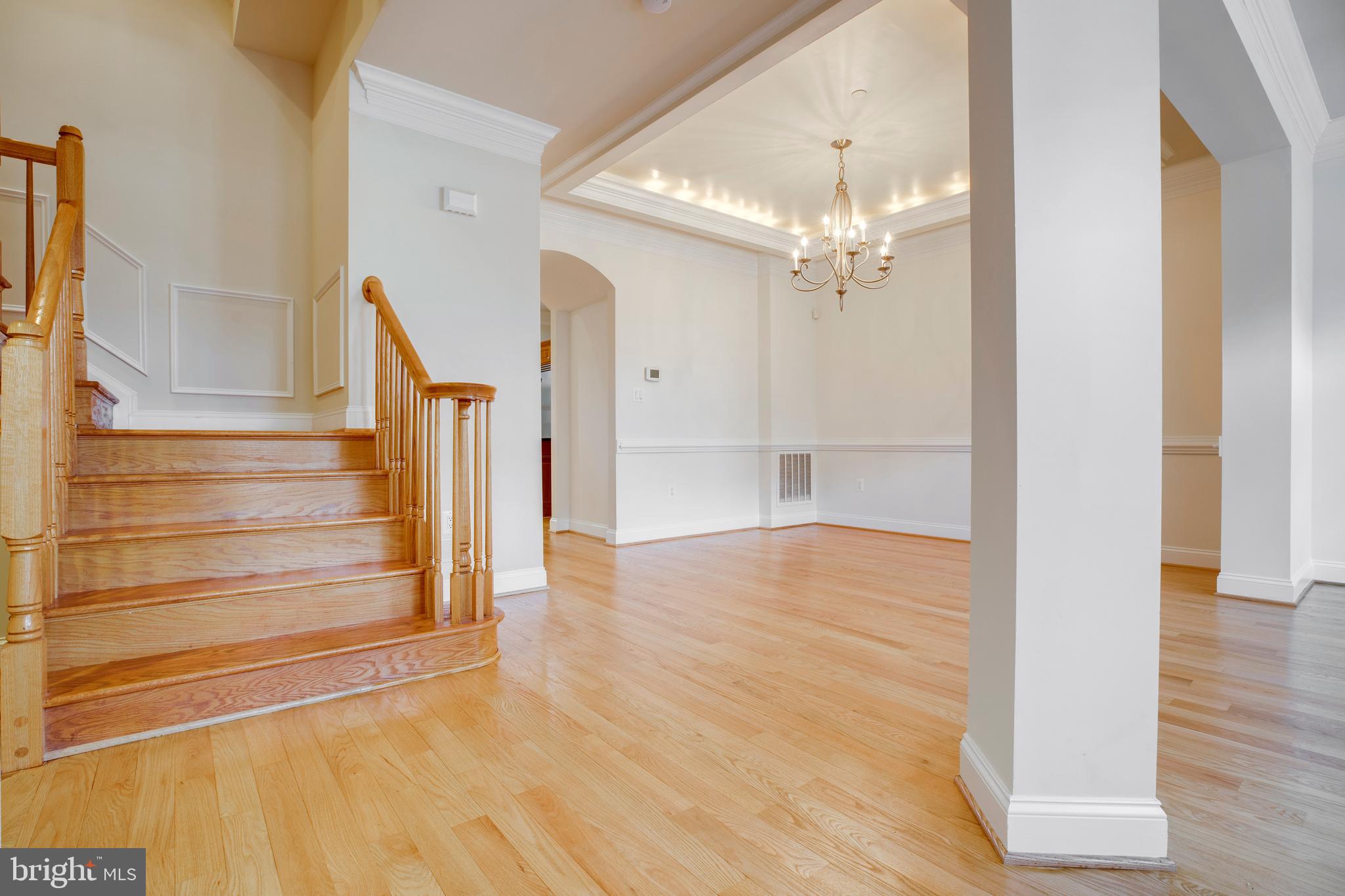 7025 LITTLE LEAF LINDEN LANE