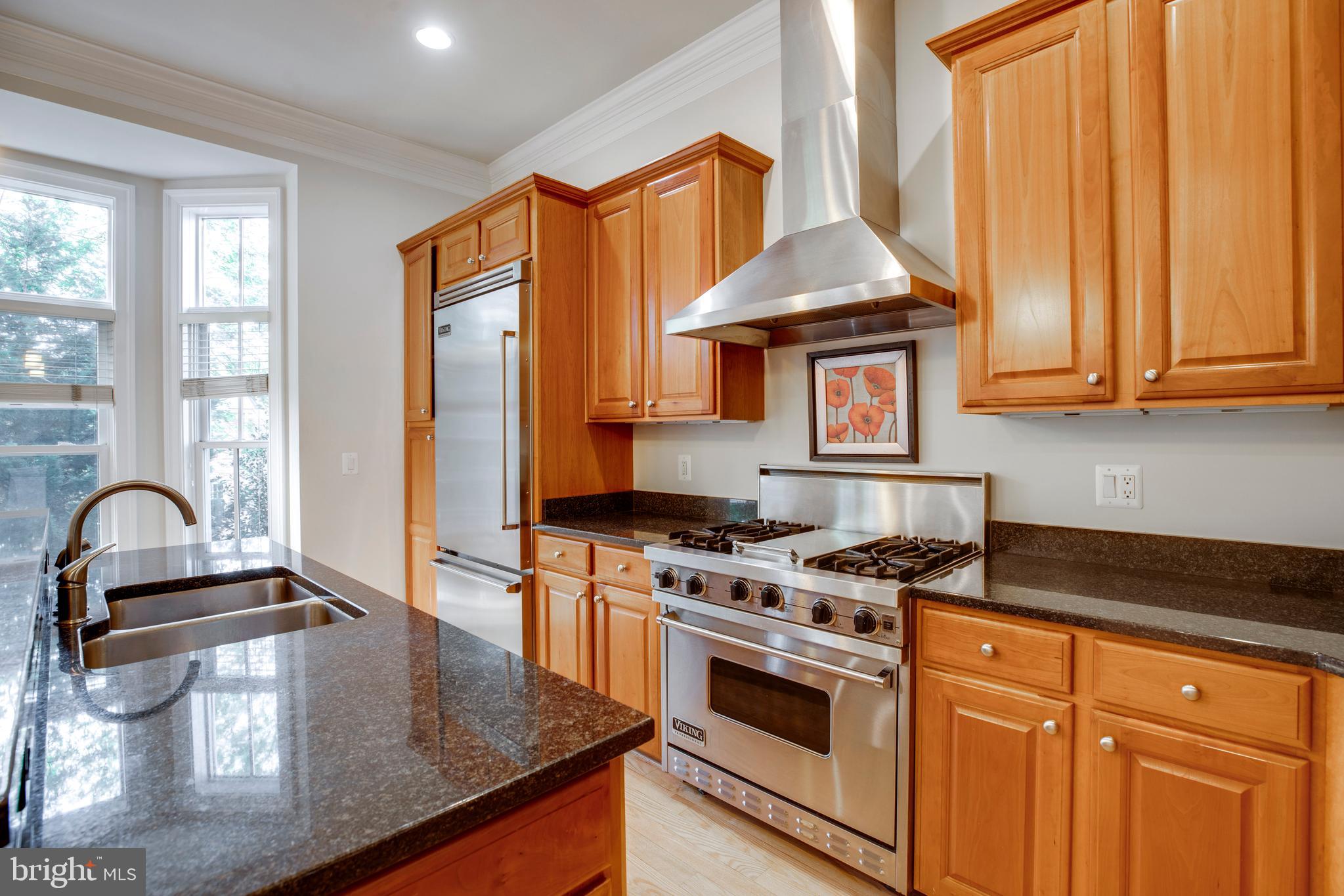 7025 LITTLE LEAF LINDEN LANE