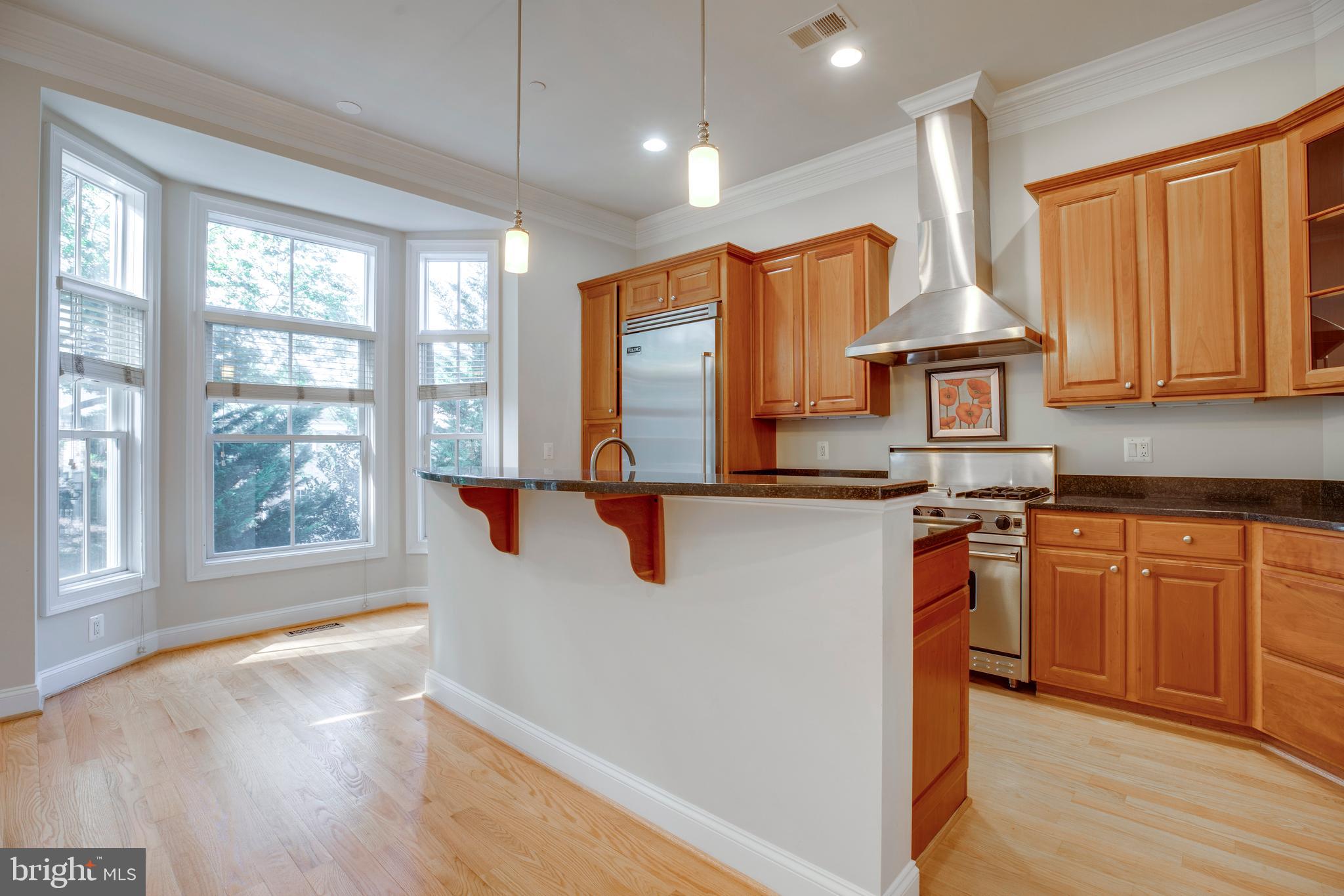 7025 LITTLE LEAF LINDEN LANE