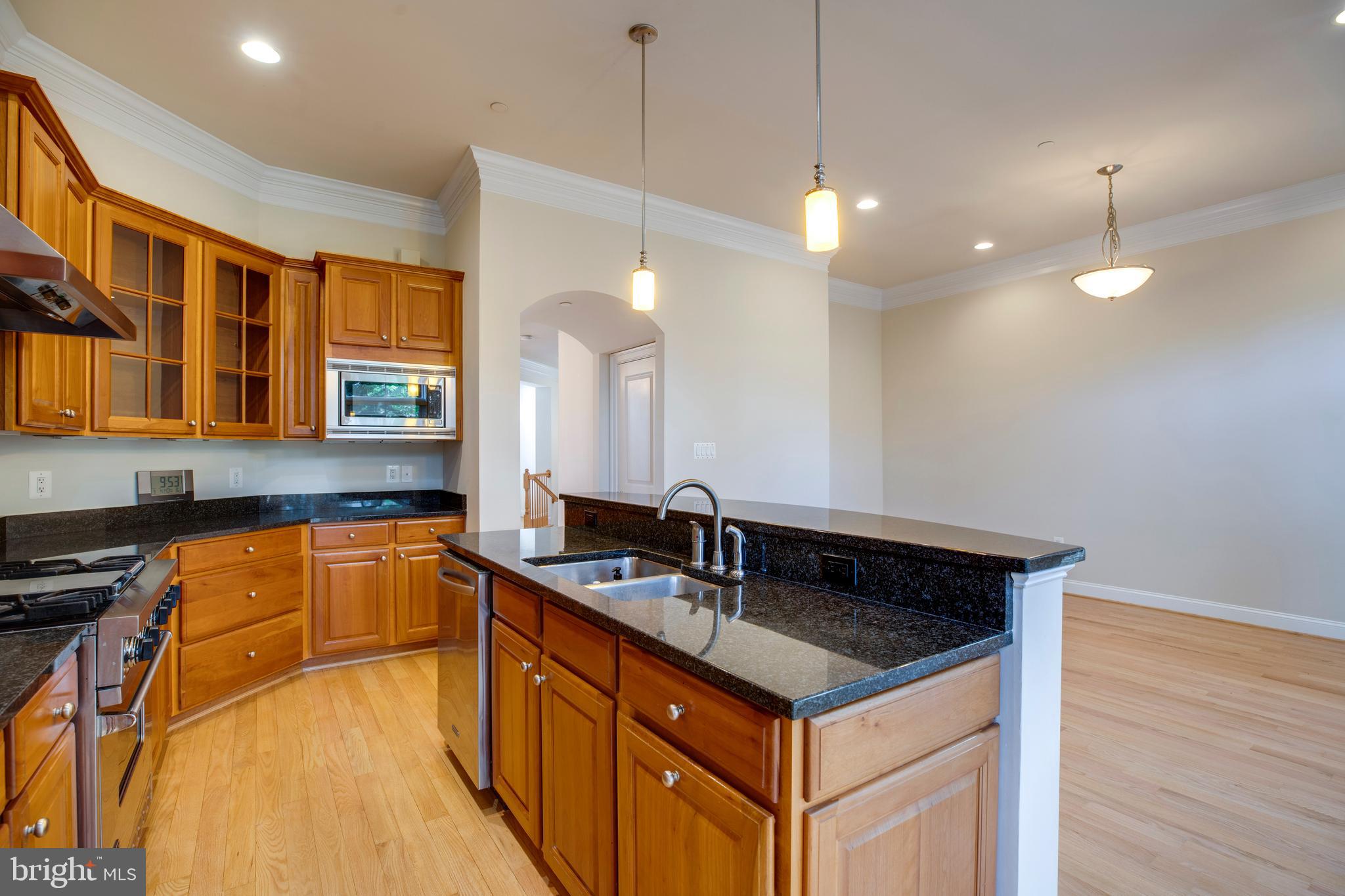 7025 LITTLE LEAF LINDEN LANE