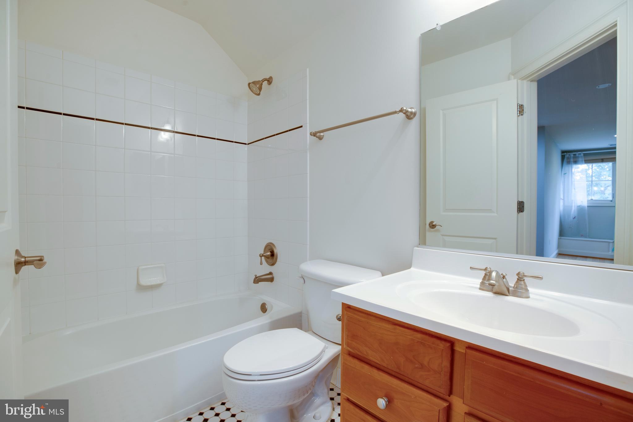 7025 LITTLE LEAF LINDEN LANE