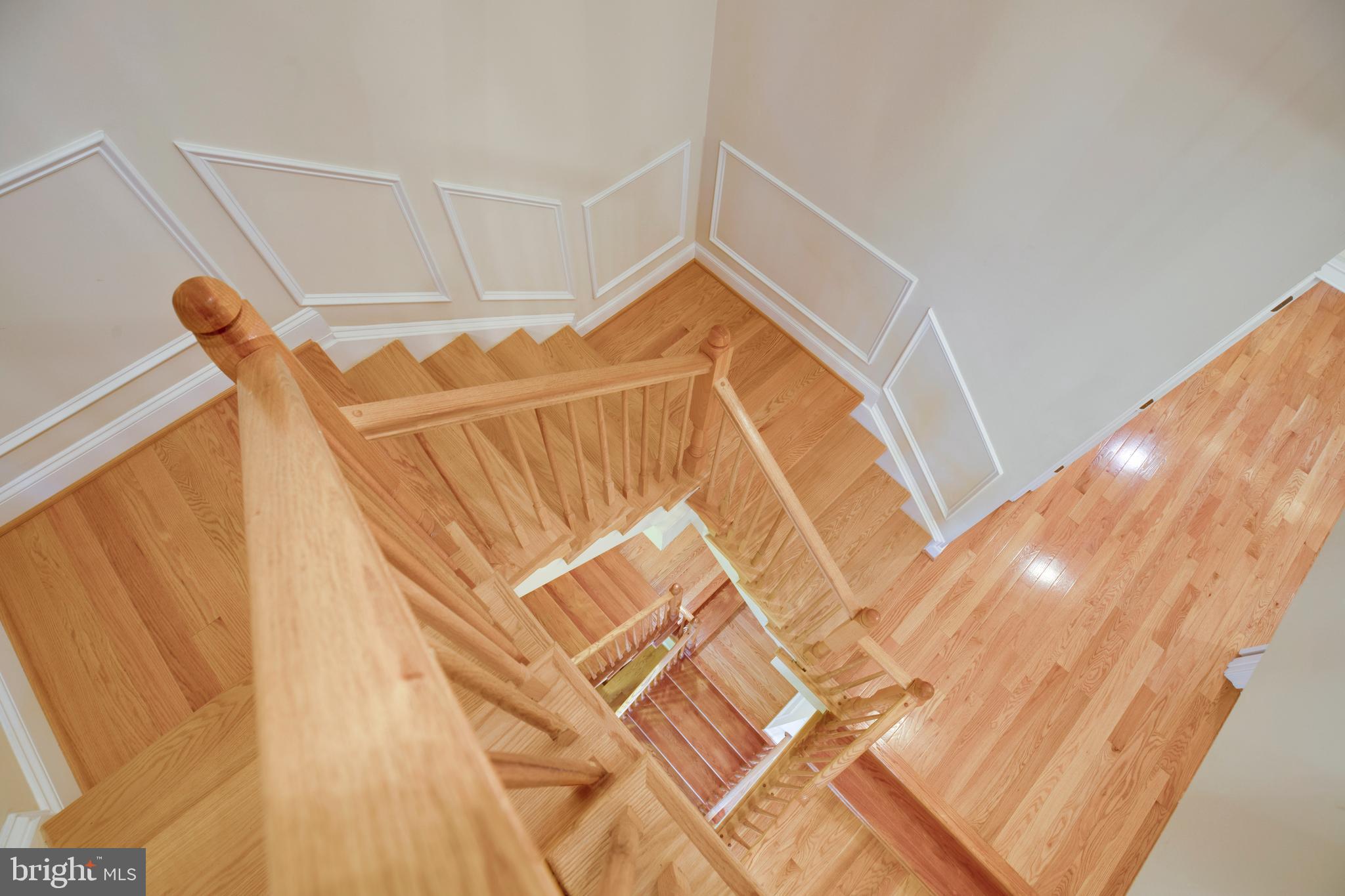 7025 LITTLE LEAF LINDEN LANE