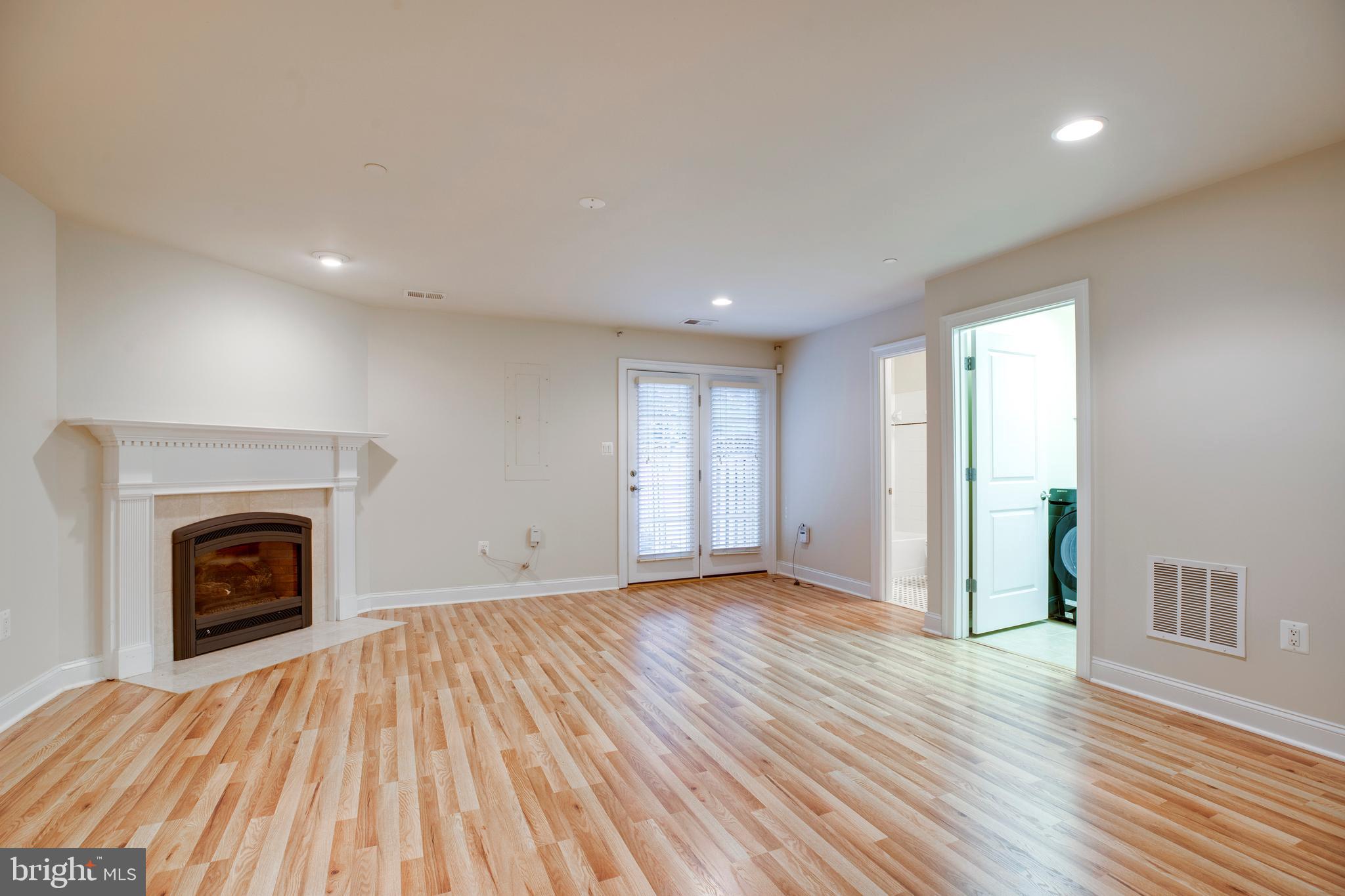 7025 LITTLE LEAF LINDEN LANE