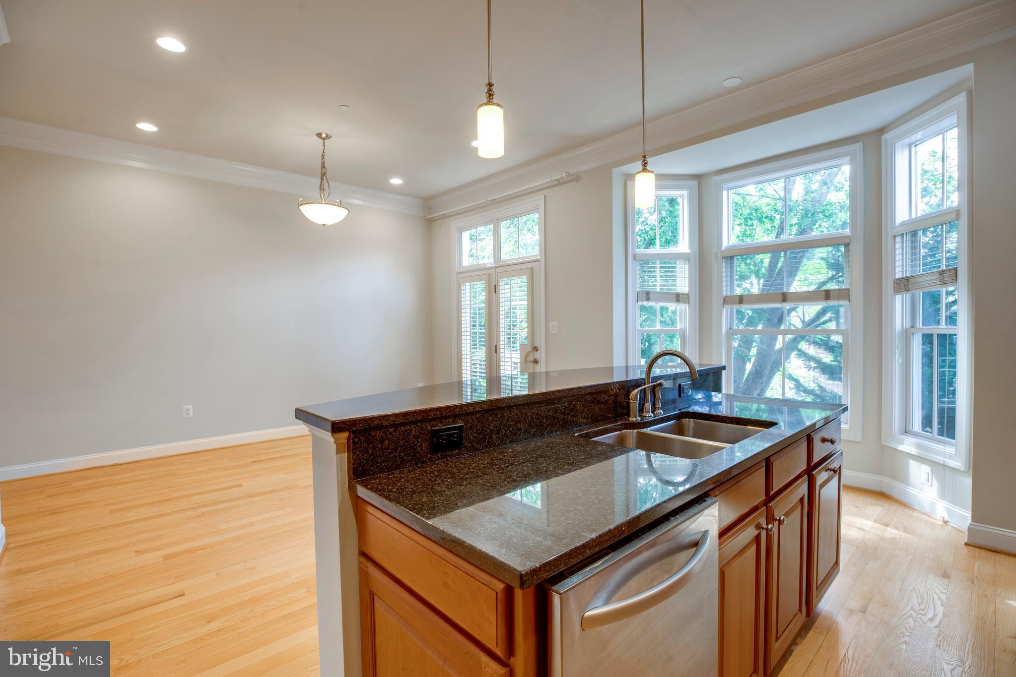 7025 LITTLE LEAF LINDEN LANE