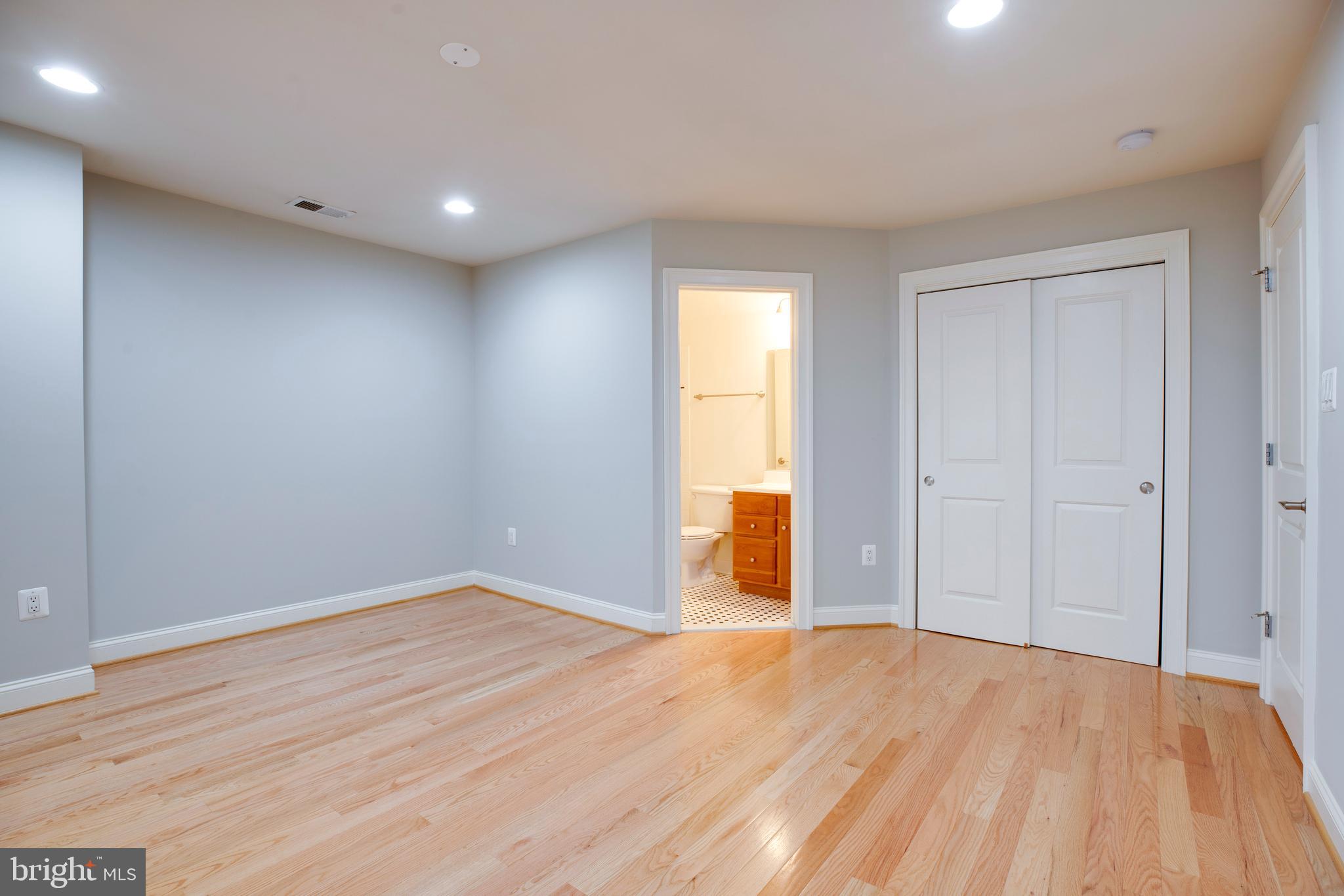 7025 LITTLE LEAF LINDEN LANE